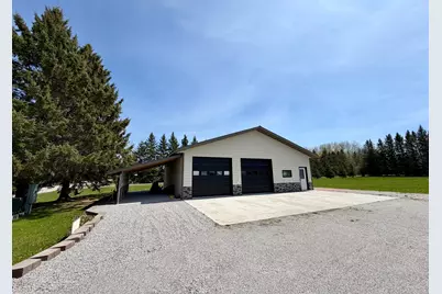 752 Hallberg Street SW, Warroad, MN 56763 - Photo 3