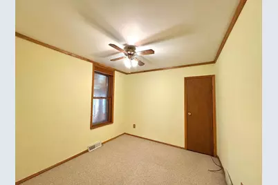 752 E Mark Street, Winona, MN 55987 - Photo 3