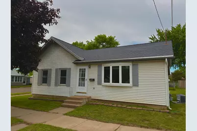 752 E Mark Street, Winona, MN 55987 - Photo 1