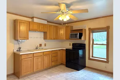 752 E Mark Street, Winona, MN 55987 - Photo 5