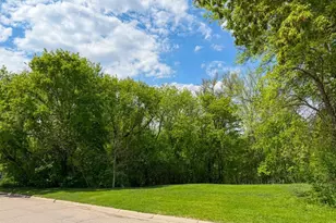 202 W Everett Ave, Fergus Falls, MN 56537 - Photo 1