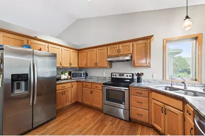 10035 Fallgold Parkway N, Brooklyn Park, MN 55443 - Photo 9