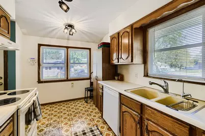 5400 Knox Avenue N, Brooklyn Center, MN 55430 - Photo 9
