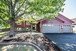 1500 Lakeview Curve, Eagan, MN 55122 - Photo 1