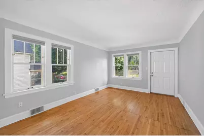 967 Rose Avenue E, Saint Paul, MN 55106 - Photo 7