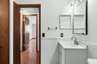 66 9th St E, Saint Paul, MN 55101 - Photo 19