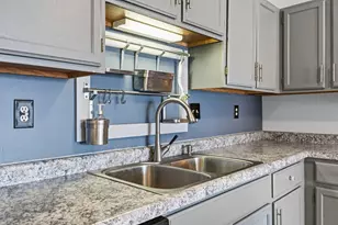 66 9th St E, Saint Paul, MN 55101 - Photo 13
