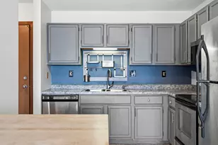 66 9th St E, Saint Paul, MN 55101 - Photo 17