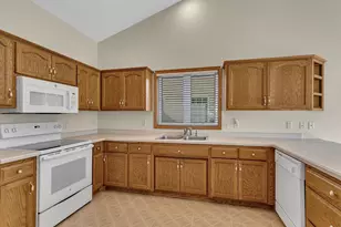 846 Aspen Cir, Waite Park, MN 56387 - Photo 9