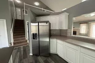 9113 Medley Cir, Golden Valley, MN 55427 - Photo 9
