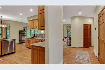 2957 E Princeton Avenue, Eau Claire, WI 54703 - Photo 9