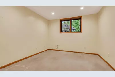2957 E Princeton Avenue, Eau Claire, WI 54703 - Photo 29