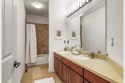 573 S 10th Street, Minneapolis, MN 55404 - Photo 47