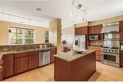 573 S 10th Street, Minneapolis, MN 55404 - Photo 23