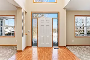2888 Eagle Valley Dr, Woodbury, MN 55129 - Photo 3
