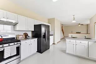 2888 Eagle Valley Dr, Woodbury, MN 55129 - Photo 13