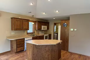 106 Weeping Willow Cir, Waite Park, MN 56387 - Photo 7