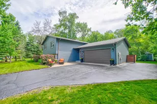 4466 Margaret St, White Bear Township, MN 55110 - Photo 5