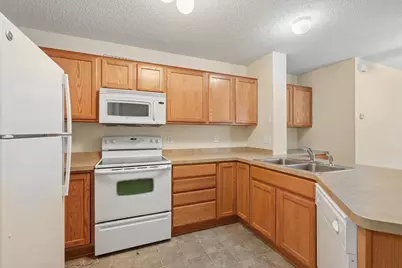 3560 Sterling Heights Drive #B, River Falls, WI 54022 - Photo 5