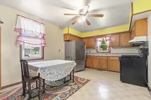 102 E Lyon St, Minneota, MN 56264 - Photo 11