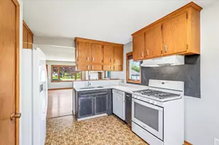 3110 39th Ave NE, Saint Paul, MN 55421 - Photo 9