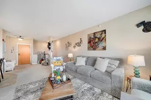 1070 Grandview Ct NE, Columbia Heights, MN 55421 - Photo 9