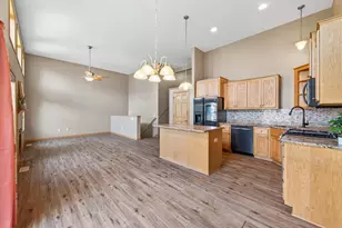 11631 Prospect Curve, Woodbury, MN 55129 - Photo 7