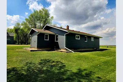 1055 141st Street, Pipestone, MN 56164 - Photo 3