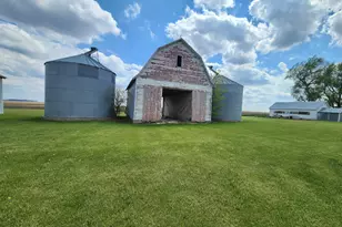 1055 141st St, Pipestone, MN 56164 - Photo 37