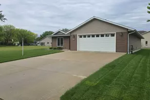 1709 Keystone Dr, Albert Lea, MN 56007 - Photo 3