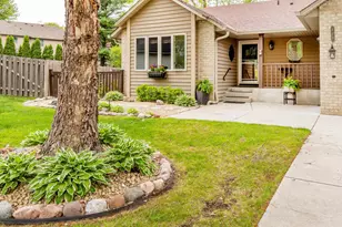 129 Hemlock Pl, Vadnais Heights, MN 55127 - Photo 3