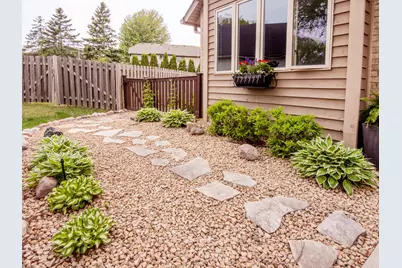 129 Hemlock Place, Vadnais Heights, MN 55127 - Photo 5