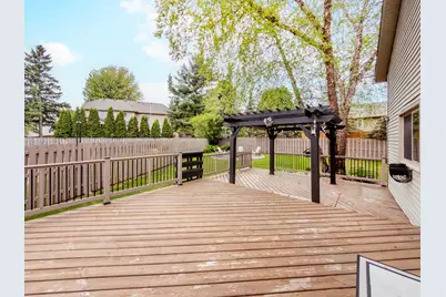 129 Hemlock Place, Vadnais Heights, MN 55127 - Photo 7