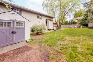129 Hemlock Pl, Vadnais Heights, MN 55127 - Photo 13