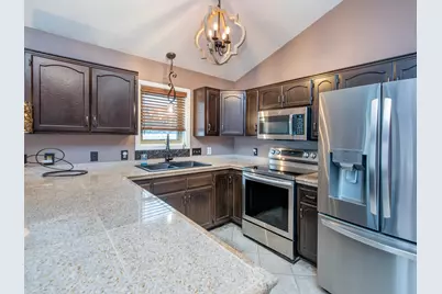 129 Hemlock Place, Vadnais Heights, MN 55127 - Photo 23