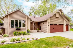 129 Hemlock Pl, Vadnais Heights, MN 55127 - Photo 1