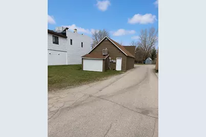 111 Wabasha Avenue NE, Warroad, MN 56763 - Photo 9