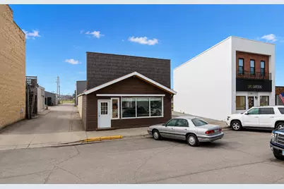 111 Wabasha Avenue NE, Warroad, MN 56763 - Photo 3
