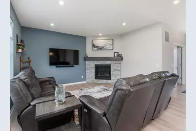 18097 Hartlin Avenue, Lakeville, MN 55044 - Photo 7