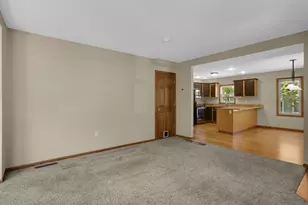 832 Bailey St, Hastings, MN 55033 - Photo 7
