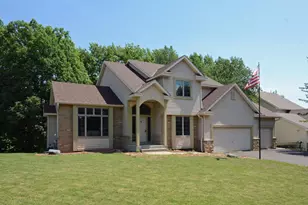 1470 N Mary Street N, Maplewood, MN 55119 - Photo 1