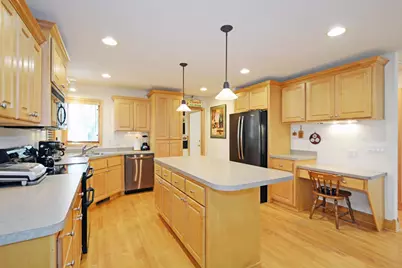 1470 N Mary Street N, Maplewood, MN 55119 - Photo 9