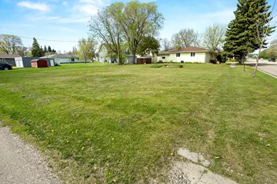 404 Wadge Avenue S, Park River, ND 58270 - Photo 7