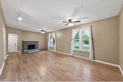 13046 Newell Avenue, Lindstrom, MN 55045 - Photo 9