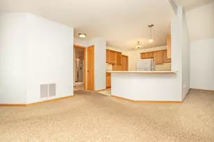 818 Roundhouse St, Shakopee, MN 55379 - Photo 15