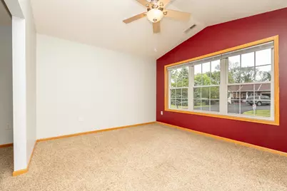 818 Roundhouse Street, Shakopee, MN 55379 - Photo 9