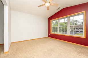818 Roundhouse St, Shakopee, MN 55379 - Photo 9