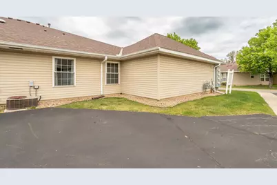 818 Roundhouse Street, Shakopee, MN 55379 - Photo 37