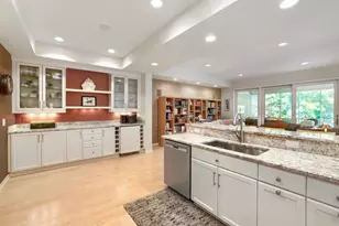 1340 Waterford Dr, Golden Valley, MN 55422 - Photo 7
