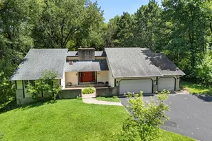 1070 McKnight Rd S, Maplewood, MN 55119 - Photo 1